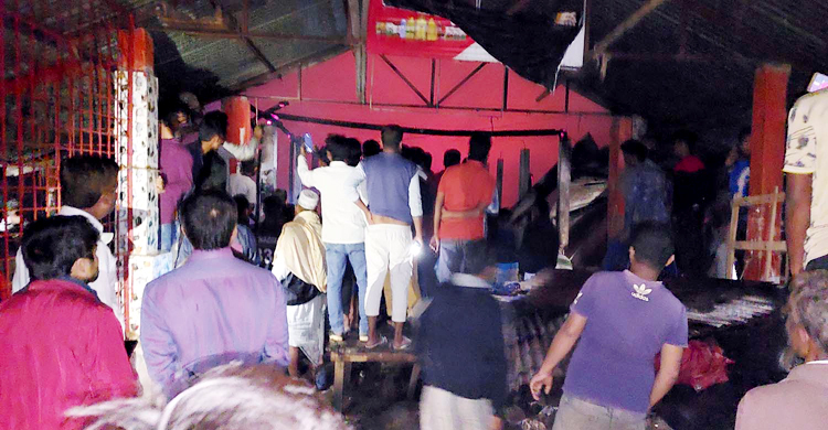 পঞ্চগড়ে আগুনে পুড়লো অর্ধশত দোকান