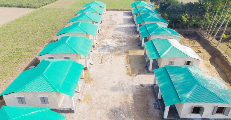 ভূমিহীন জোসনা-সালেহার পাকাঘরে ঘুমানোর স্বপ্নপূরণ