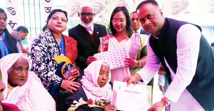 পঞ্চগড়ে মুক্তিযোদ্ধাদের রত্নগর্ভা মায়েদের সম্মাননা প্রদান