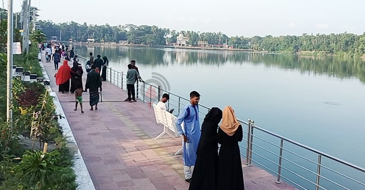 ‘রহস্যময়’ খোয়াসাগর দিঘি এখন বিনোদন কেন্দ্র