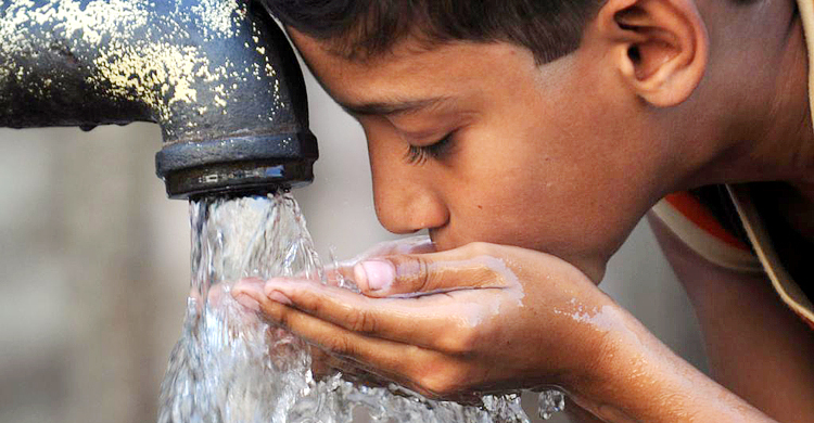 কলমাকান্দায় খাবার পানির ব্যবস্থা নেই ৩০ বিদ্যালয়ের শিক্ষার্থীর