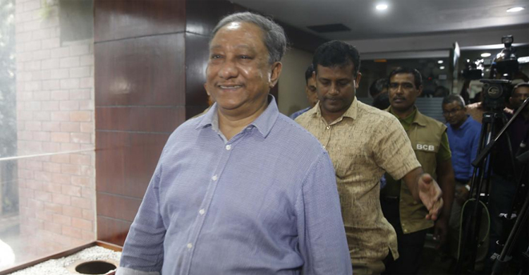 লন্ডনে বিসিবি বস পাপনের সফল অস্ত্রোপচার