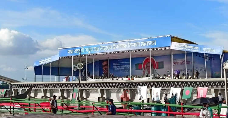 পদ্মা সেতুর আদলে সেজেছে জনসভা মঞ্চ