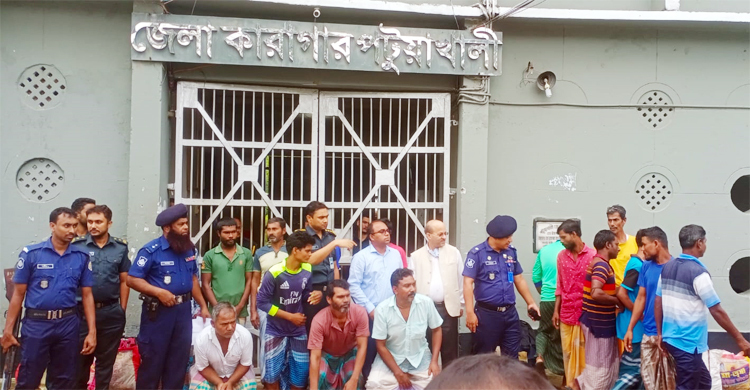 পটুয়াখালী কারাগার থেকে মুক্তি পেলো ১৬ ভারতীয় জেলে