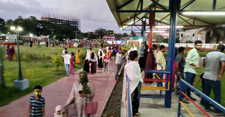 ঈদের ছুটিতে দর্শনার্থী বেড়েছে পটুয়াখালীর বিনোদনকেন্দ্রে
