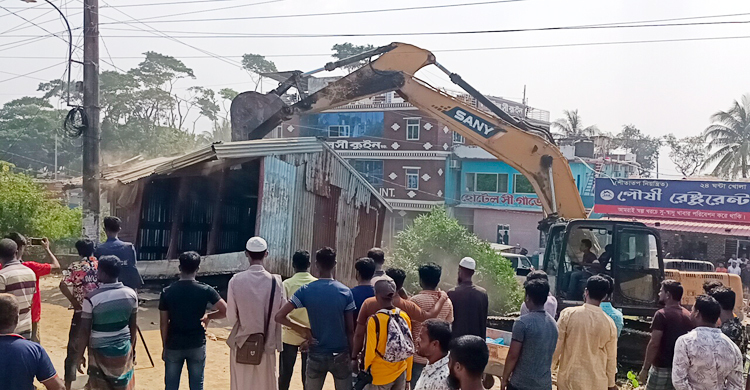 কুয়াকাটায় ২৯৩ অবৈধ স্থাপনা উচ্ছেদ