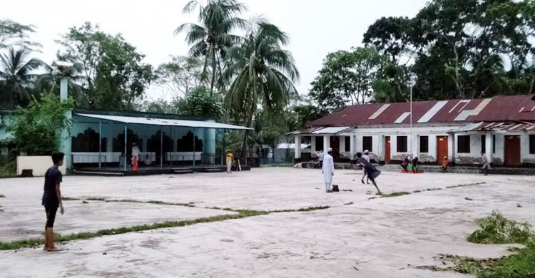 ১৭ লাখ টাকায় অধ্যক্ষ নিয়োগ, ১০টার পরীক্ষা ১১টায়