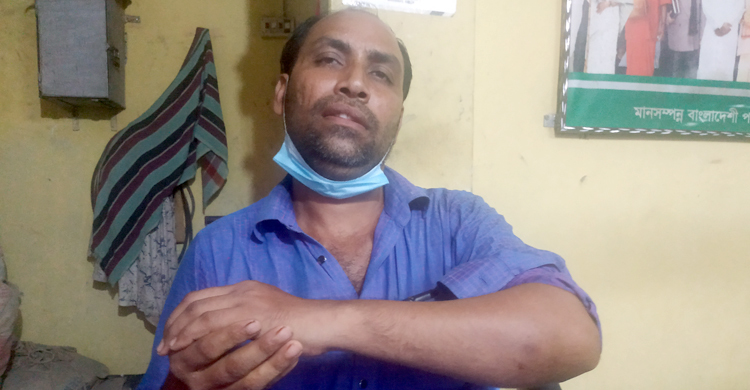 রোগীর স্বজনের মারধরে গ্রাম ডাক্তার আহত