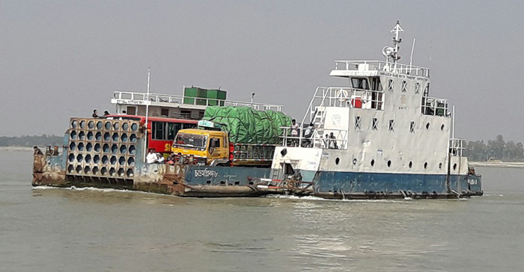 সাত ঘণ্টা পর দৌলতদিয়া-পাটুরিয়ায় ফেরি চলাচল শুরু
