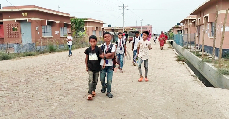 পায়রা বন্দরে ক্ষতিগ্রস্তদের রামনাবাদে সুখের নীড়