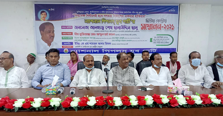 ‘রাজনীতি চামচামির জন্য নয়, জনগণের জন্য’