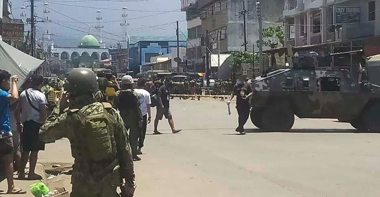 9 killed after 2 blasts rip through southern Philippines