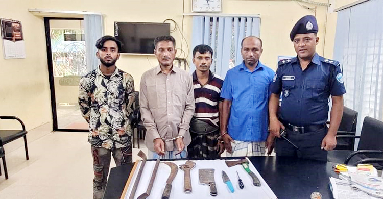 মোবাইলের লক খুলতে গিয়ে ধরা ডাকাত