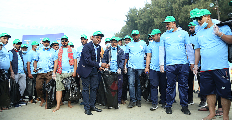 &lsquo;সমুদ্র রাখতে পরিষ্কার, দরকার শুধু ইচ্ছার&rsquo;