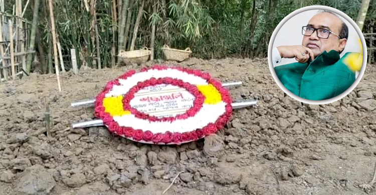 মা-বাবার কবরের পাশে শায়িত পীর হাবিব