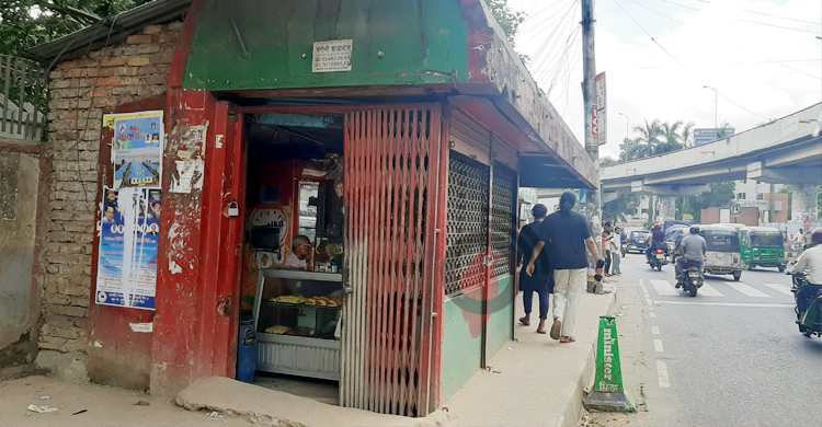 অব্যবস্থাপনায় ব্যবহার নেই যাত্রী ছাউনির