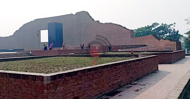 নিরাপত্তার চাদরে ঢাকা মিরপুর ও রায়েরবাজার স্মৃতিসৌধ