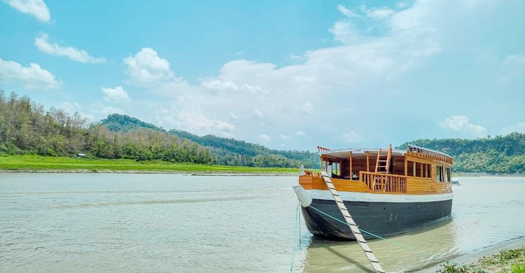 রাঙ্গামাটিতে পর্যটনে নতুন সম্ভাবনা ‘হাউজ বোট’