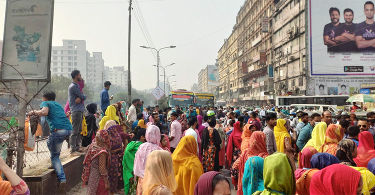 বনানীতে সড়ক অবরোধ, তীব্র যানজট