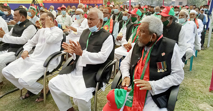 মিয়া ভাইয়ের উঠানে বীর মুক্তিযোদ্ধাদের মিলনমেলা