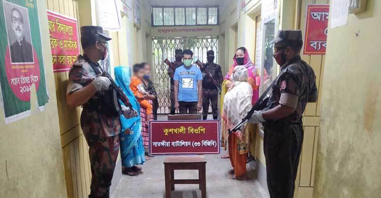 সাতক্ষীরা সীমান্তে দুই ভারতীয়সহ ১১ জন আটক