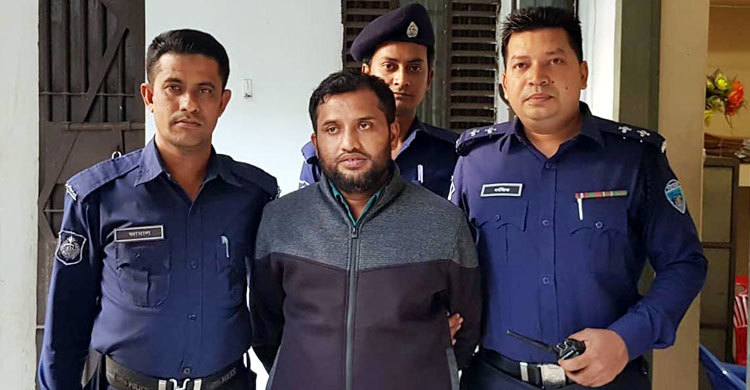 একসঙ্গে ৬ কোটি টাকা হাতিয়ে নিলেন পিয়ন