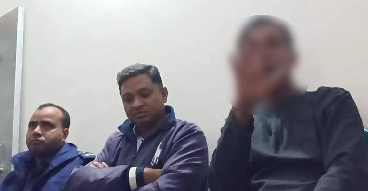 বাবা-মাকে মারধর করে ছেলে বললেন, ফাঁসি হলেও ক্ষমা চাইব না