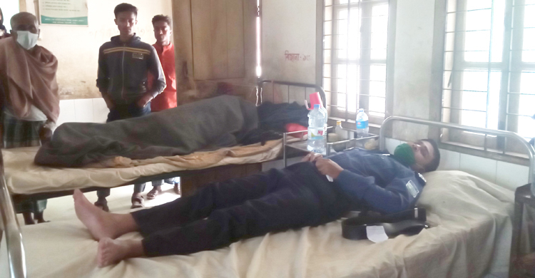 ভ্রাম্যমাণ আদালতের গাড়ি ভাঙচুর, পুলিশসহ আহত ৬