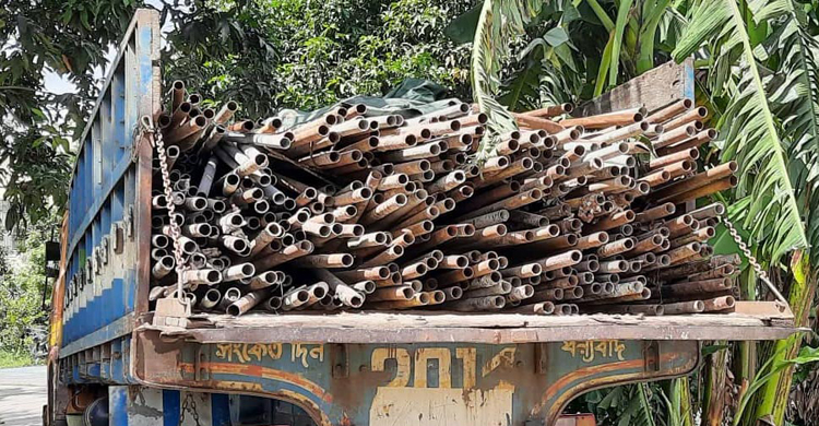 রামপাল বিদ্যুৎ প্রকল্পের ২০ টন পাইপবোঝাই তিন ট্রাক উদ্ধার