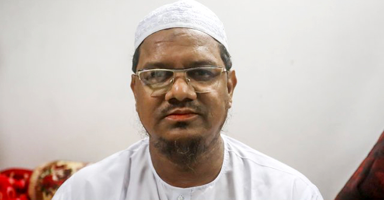 বানভাসিদের পাশে দাঁড়ানো সবার ঈমানি দায়িত্ব: চরমোনাই পির