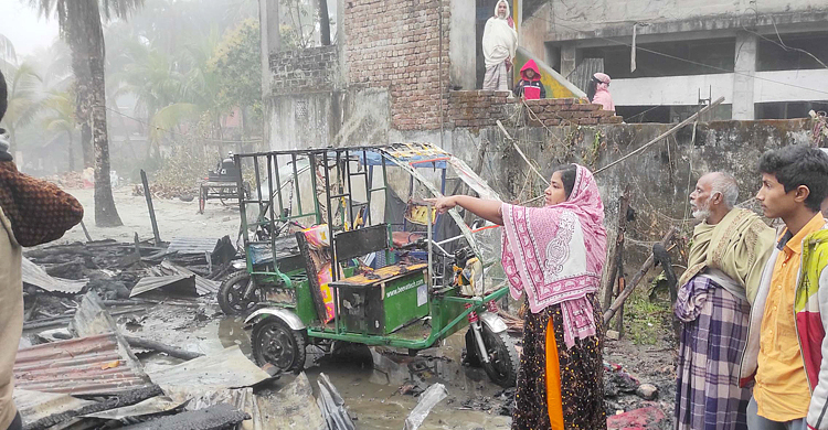 ঘুমের মধ্যেই পুড়ে গেলেন স্বামী-স্ত্রী