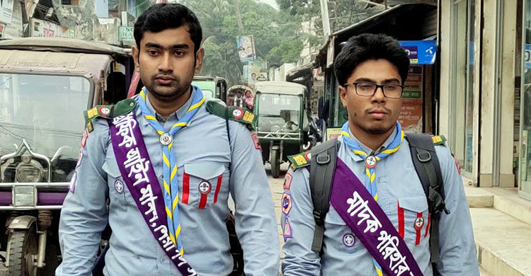 ১৫০ কিলোমিটার হেঁটে পিরোজপুরে গেলেন আলিম ও হৃদয়