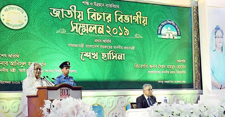 রাষ্ট্রপতির কার্যক্রম নিয়ে আদালতে প্রশ্ন তোলা যায় না