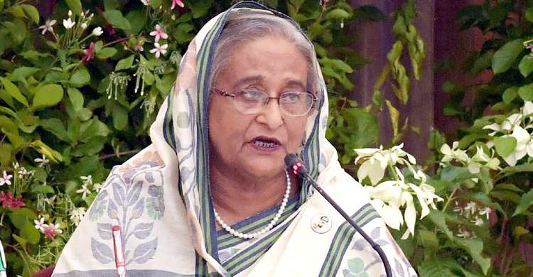 আধুনিক জ্ঞানসম্পন্ন সশস্ত্র বাহিনী গড়ে তুলতে চাই : প্রধানমন্ত্রী