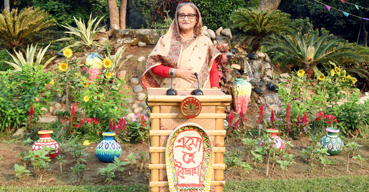 বৈশাখ সংকীর্ণতা পরিহার করে উদার হতে শেখায়