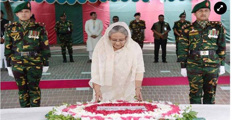 বঙ্গবন্ধুর সমাধিতে প্রধানমন্ত্রীর শ্রদ্ধা