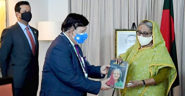 প্রধানমন্ত্রীর জন্মদিনে পররাষ্ট্রমন্ত্রীর নতুন বই