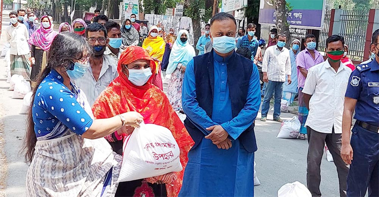 পঞ্চগড়ে দুস্থদের জন্য জেলা প্রশাসনের পক্ষ থেকে ‘মানবিক প্যাকেট’