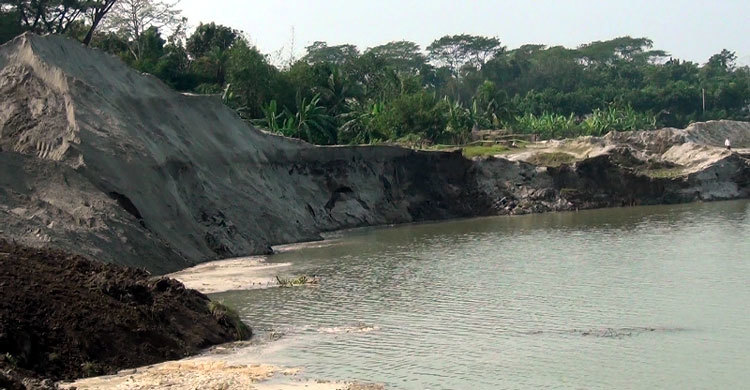 পদ্মা সেতুর নদীশাসন এলাকা দেবে গেছে