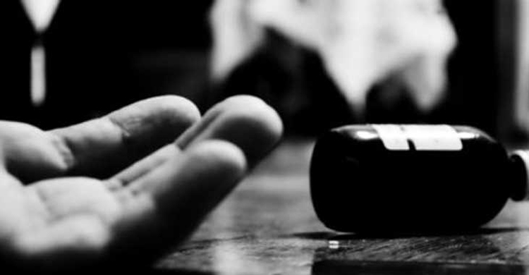 প্রেমিকার সঙ্গে অভিমান করে যুবকের বিষপান