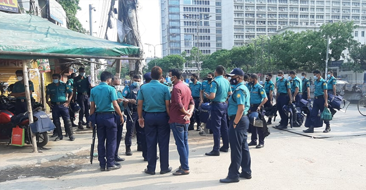 সারাদেশে সতর্ক অবস্থানে আইনশৃঙ্খলা বাহিনী