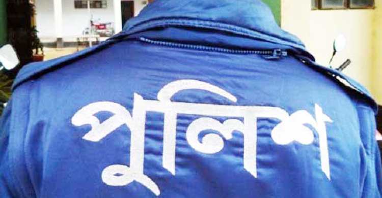 পুলিশ মেরে আসামি ছিনতাই