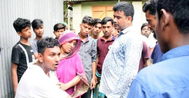 পুলিশকে ঘুষি মেরে পালানোর ঘটনায় অর্ধশতাধিক ব্যক্তির নামে মামলা