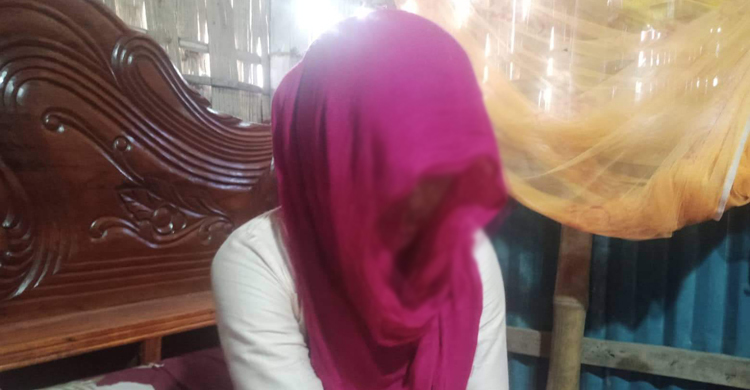 আপন চাচাকে বিয়ের দাবিতে কিশোরীর অনশন, আত্মহত্যার হুমকি