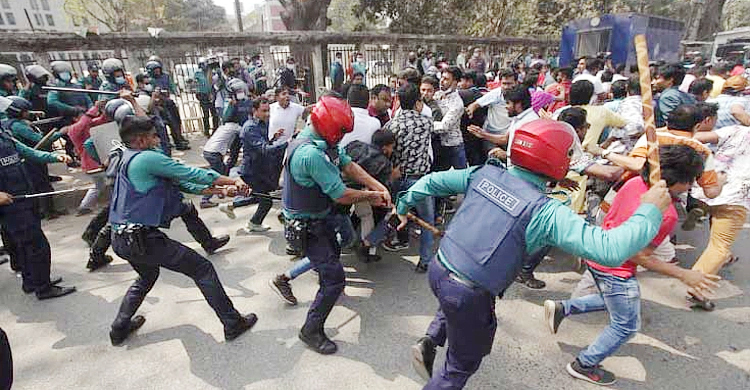 প্রেসক্লাবে সংঘর্ষ : ছাত্রদলের ১২ নেতাকর্মীকে রিমান্ডে নিতে আবেদন