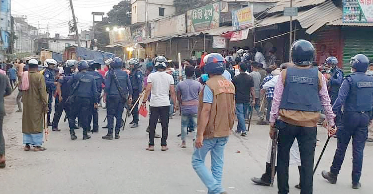 বসুরহাটে আ.লীগের সহিংসতা : ৯৮ জনের নামে পুলিশের মামলা