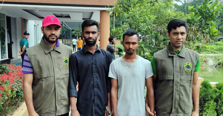 সাইবার পুলিশের নামে ভুয়া ফেসবুক পেজ খুলে প্রতারণা, গ্রেফতার ২
