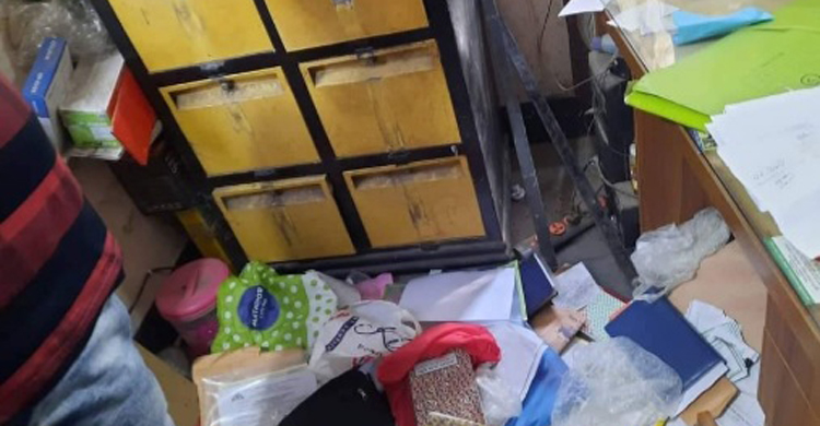 বাঘাবাড়ি নৌবন্দরে পুলিশ সেজে ডাকাতি