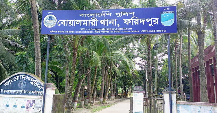 প্রেমের টানে ঘর ছাড়লো দুই মাদরাসাছাত্রী