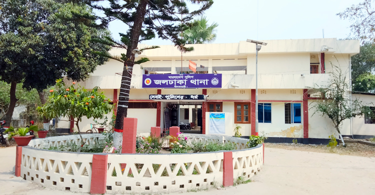 স্ত্রীকে বাঁচাতে গিয়ে প্রাণ গেলো স্বামীর